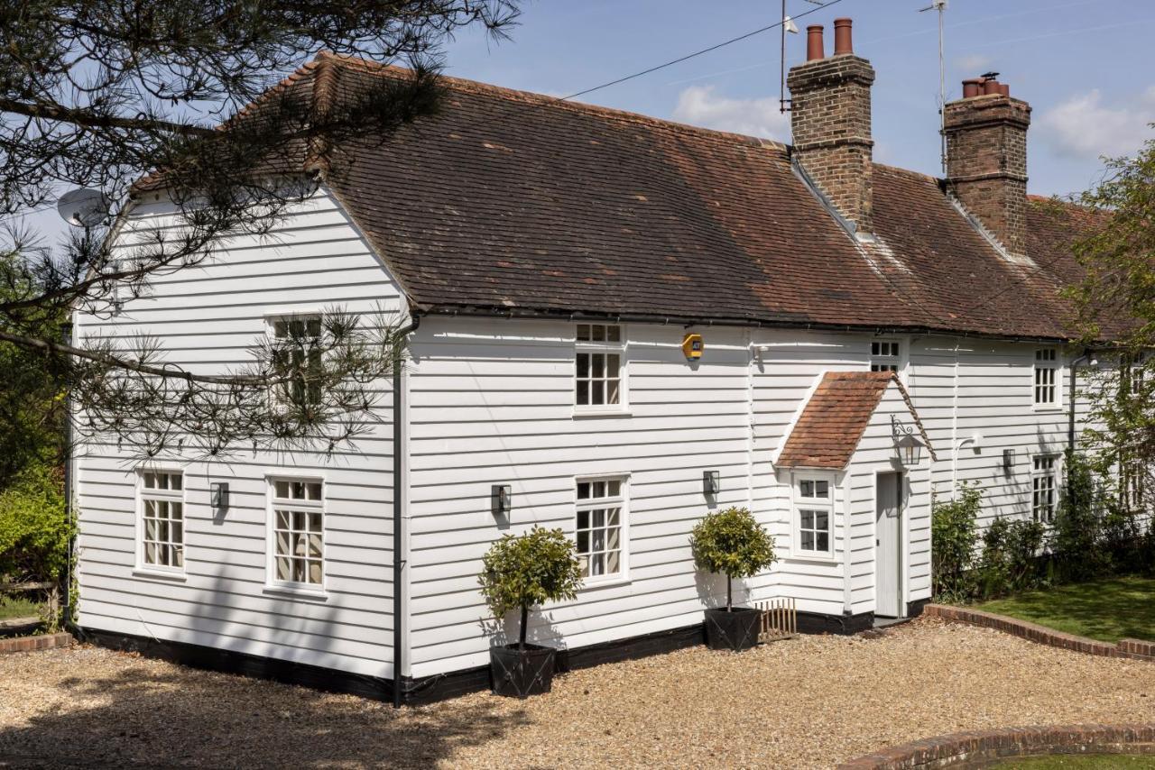 Cosy Cottage With Beautiful Garden, Hottub & Sauna Marden  Exterior foto