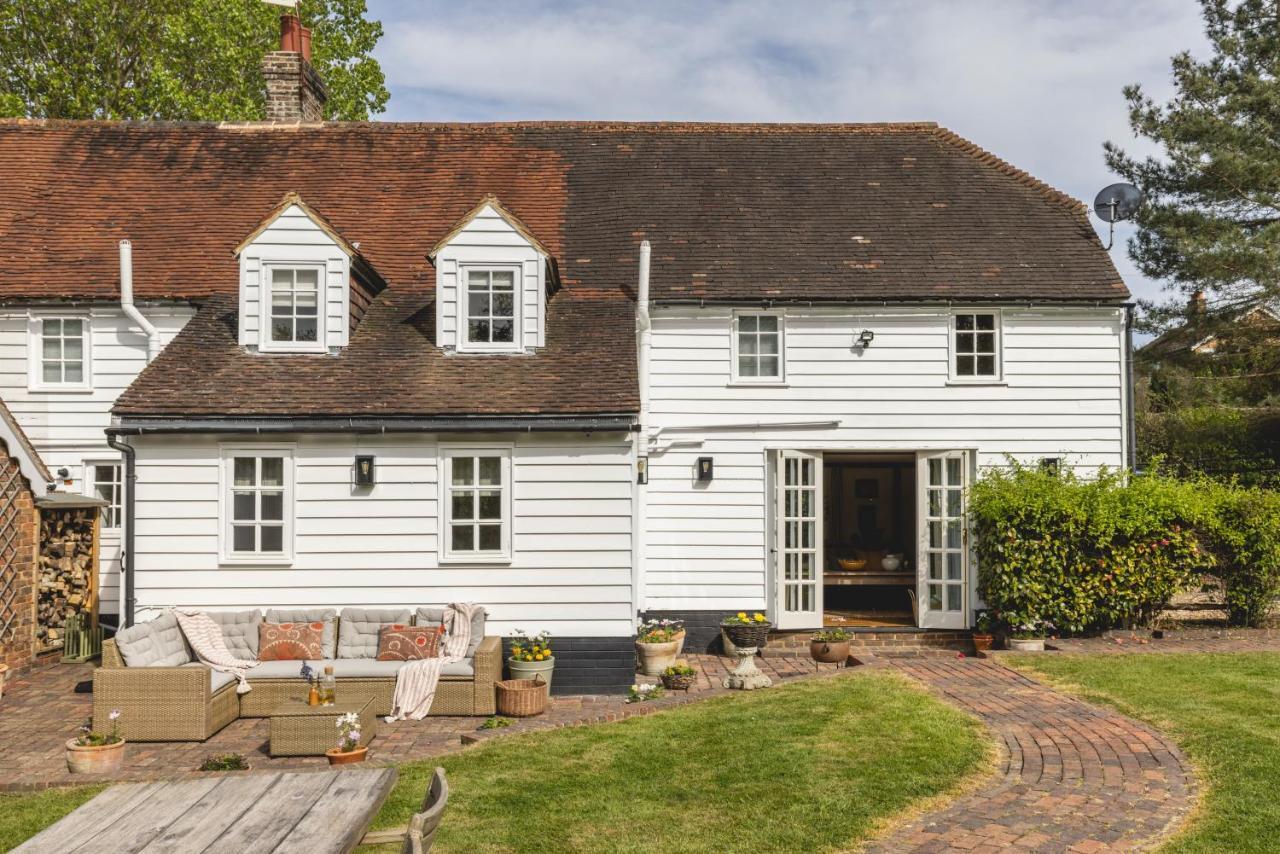 Cosy Cottage With Beautiful Garden, Hottub & Sauna Marden  Exterior foto