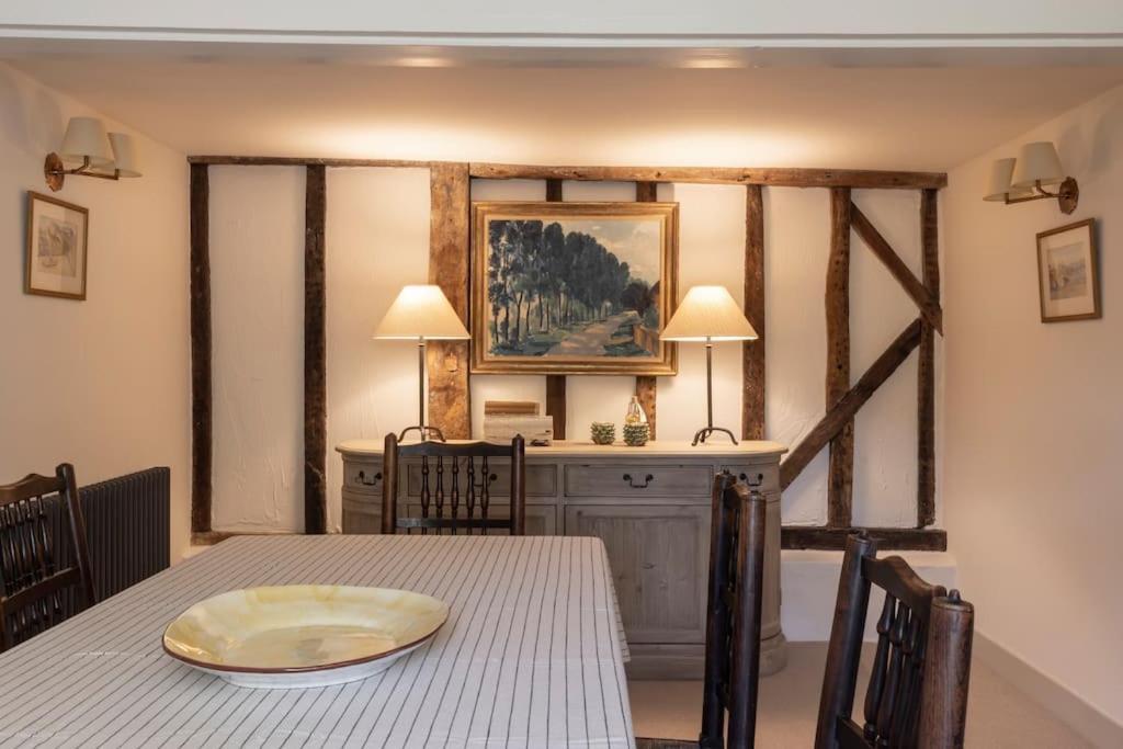Cosy Cottage With Beautiful Garden, Hottub & Sauna Marden  Exterior foto